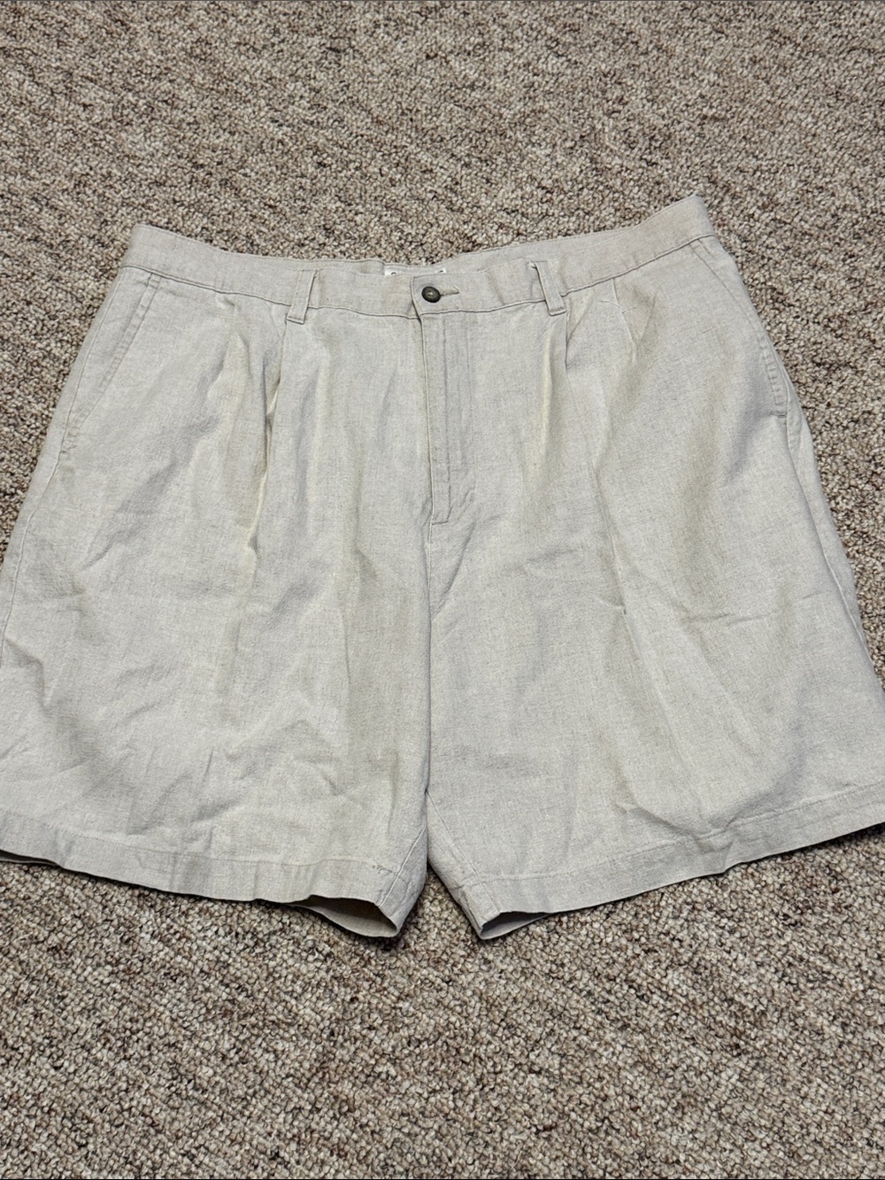 Covington Cream Linen Flat-Front Pleated Men's Shorts